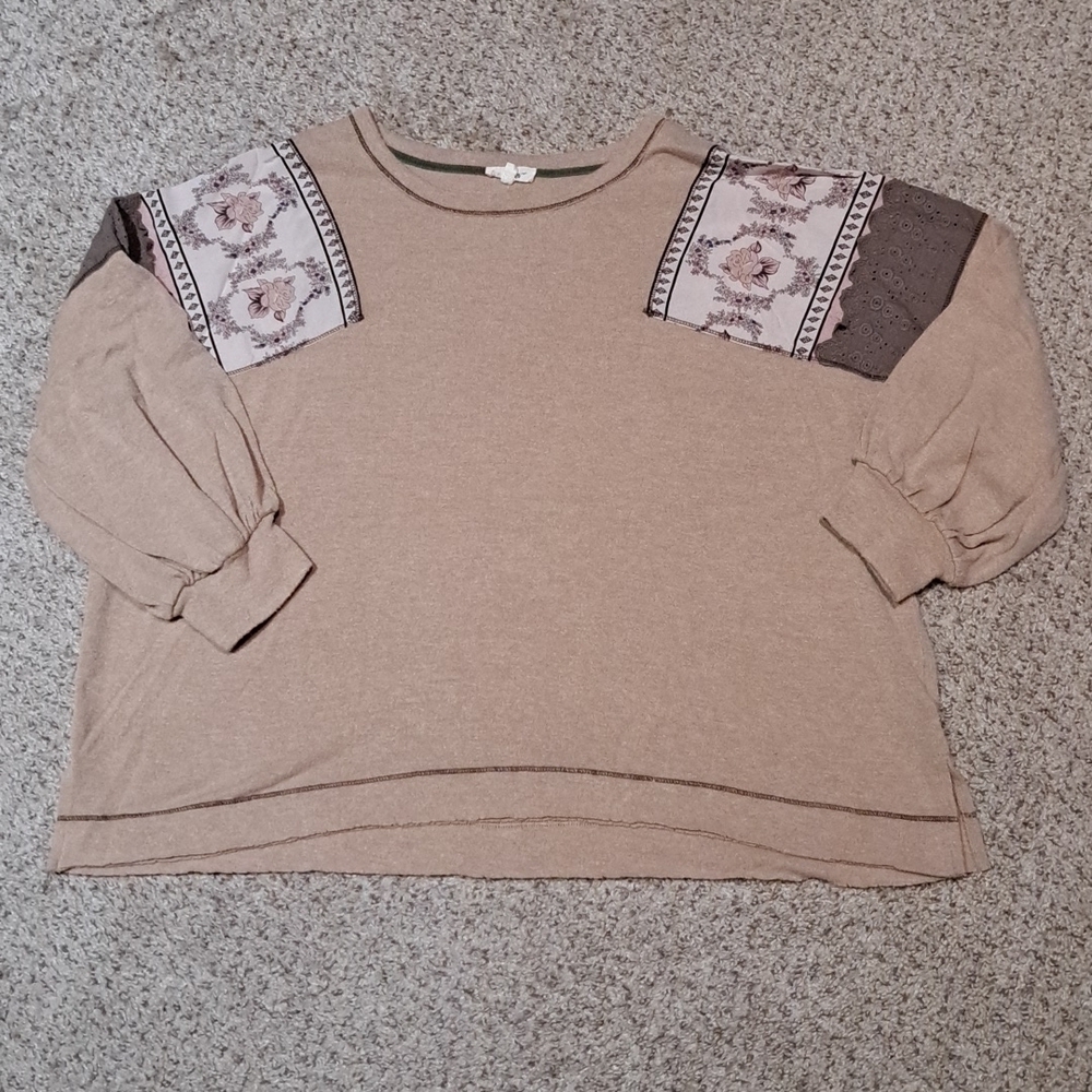 IN LOOM Bohemian Free Spirit style sweatshirt flow top, size LG